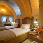 Maya Cave 우치사르