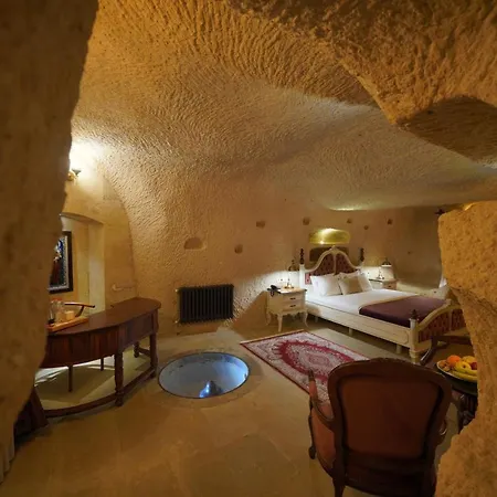 Hotel Maya Cave 4*