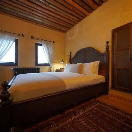 Hotel Maya Cave 4*