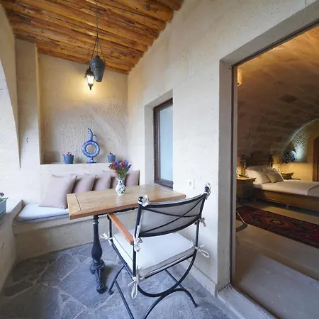 Hotel Maya Cave 4*
