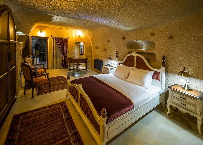 Maya Cave Szálloda 4*