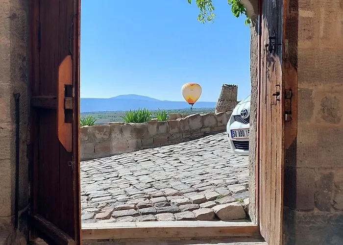 Maya Cave Szálloda 4*