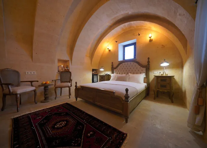 Maya Cave Szálloda 4*