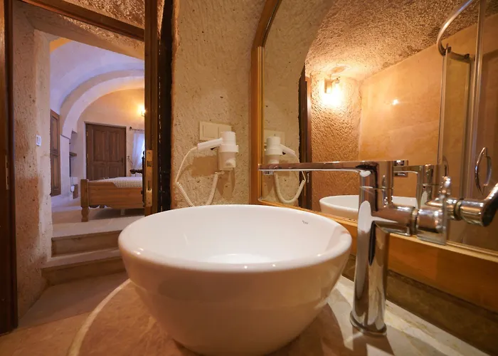 Maya Cave Szálloda 4*