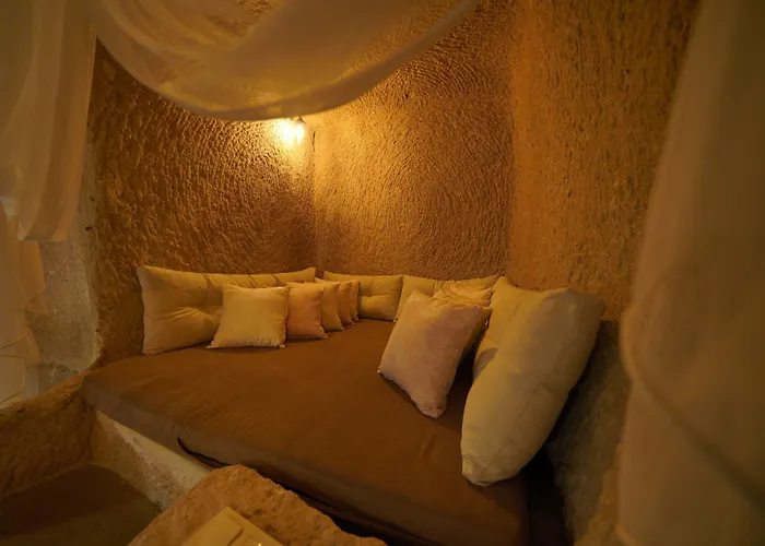 Maya Cave Szálloda 4*